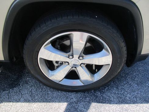 Used 2014 Jeep Grand Cherokee Limited RWD image 36
