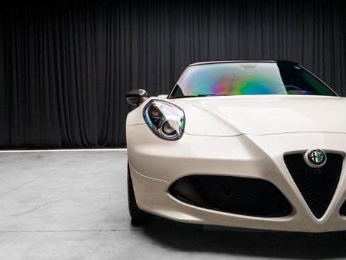 Used 2015 Alfa Romeo 4C Coupe w/ Leather Interior Group image 26