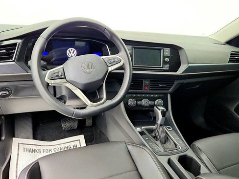 Used 2023 Volkswagen Jetta SE w/ Panoramic Sunroof Package image 12