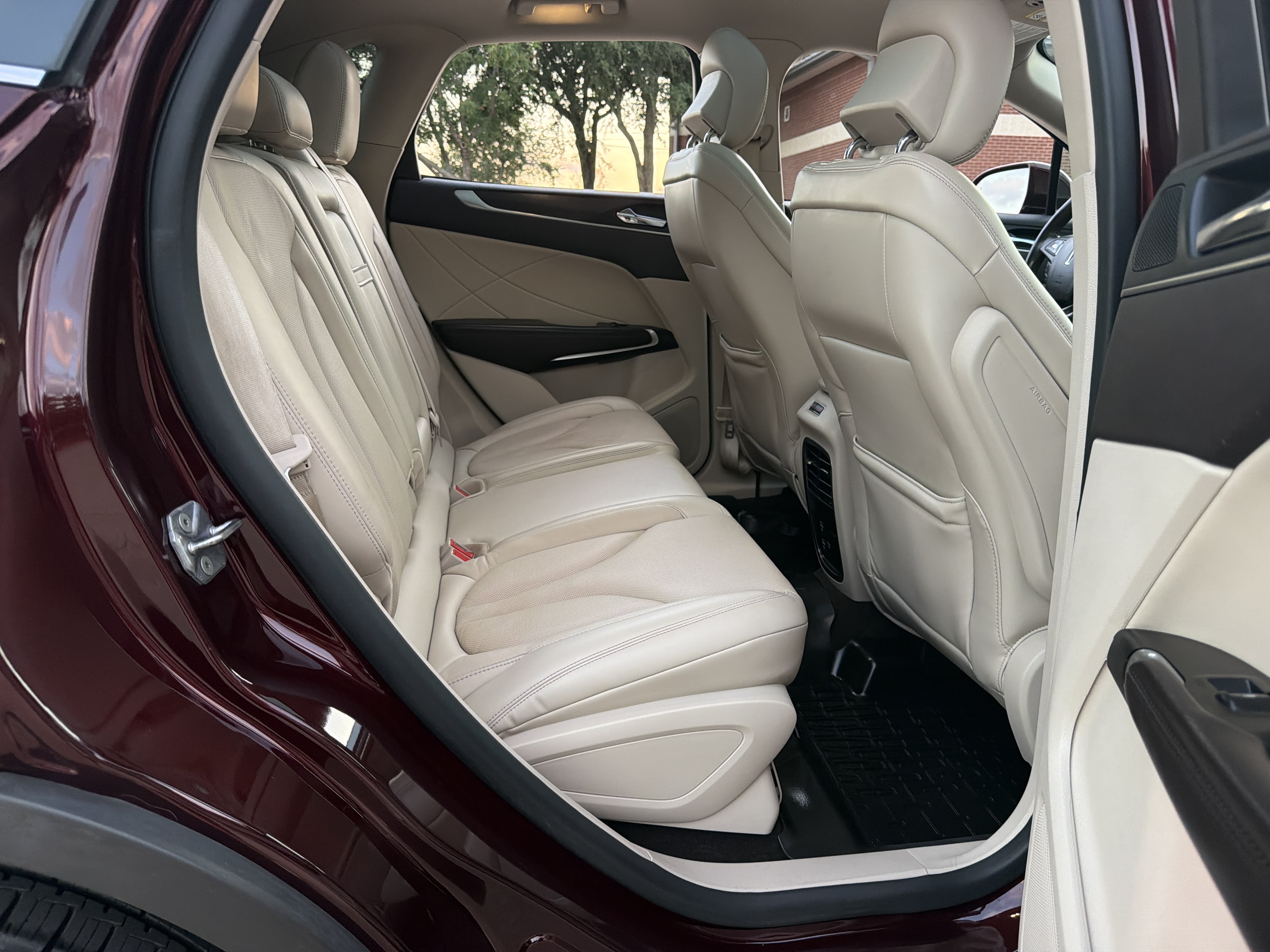 Used 2019 Lincoln MKC Reserve w/ MKC Climate Package FWD image 15