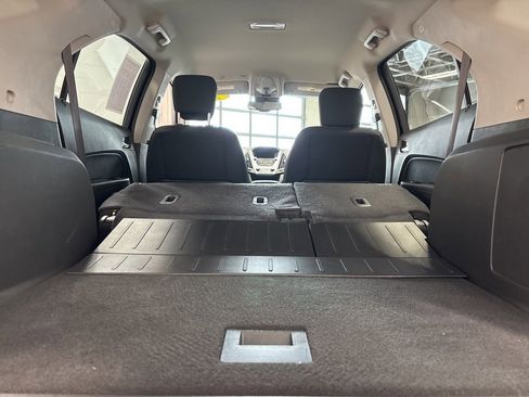 Used 2017 Chevrolet Equinox LT w/ Convenience Package image 34