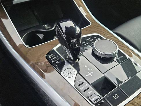 Used 2022 BMW X5 sDrive40i w/ Parking Assistance Package image 14