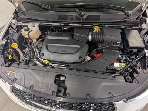 Certified 2023 Chrysler Pacifica Touring-L FWD image 25