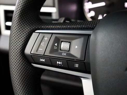 New 2025 Mitsubishi Outlander SE image 8