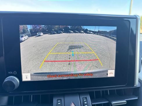 Used 2023 Toyota RAV4 XLE Premium image 21