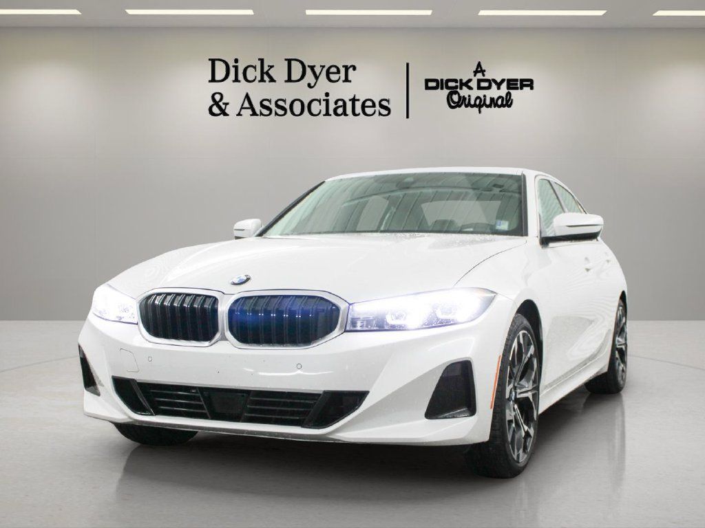 Used 2026 BMW 330i Sedan w/ Convenience Package RWD image 5