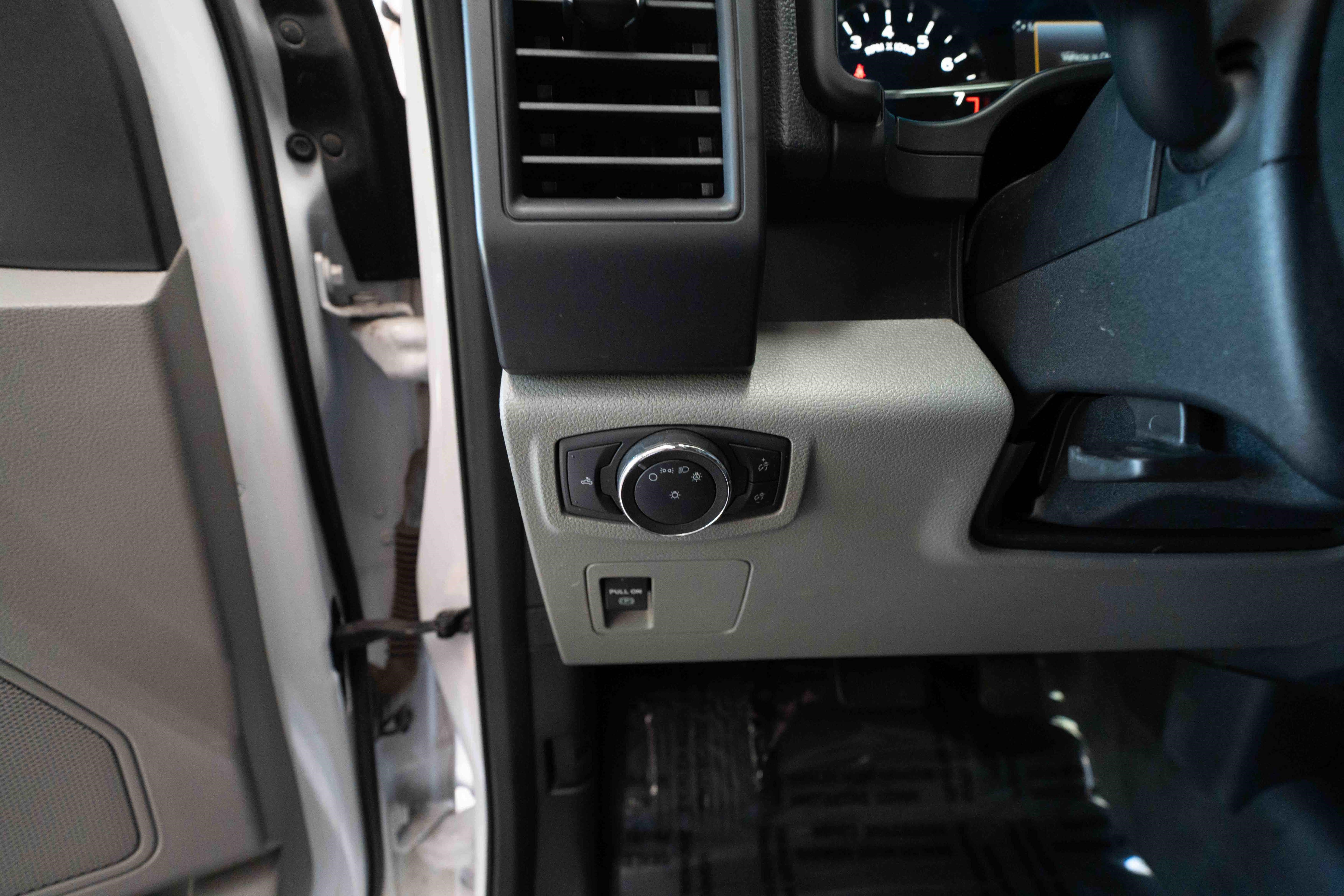Used 2020 Ford F150 XL w/ Equipment Group 101A Mid RWD image 11