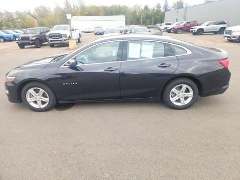 Used 2023 Chevrolet Malibu LT image 1
