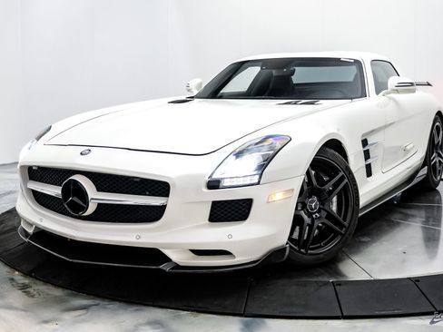 Used 2011 Mercedes-Benz SLS AMG Coupe image 7