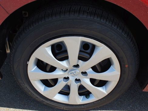 Used 2025 Toyota Corolla LE FWD image 24