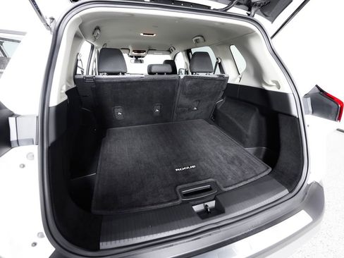 Used 2023 Nissan Rogue SV AWD/4WD image 15