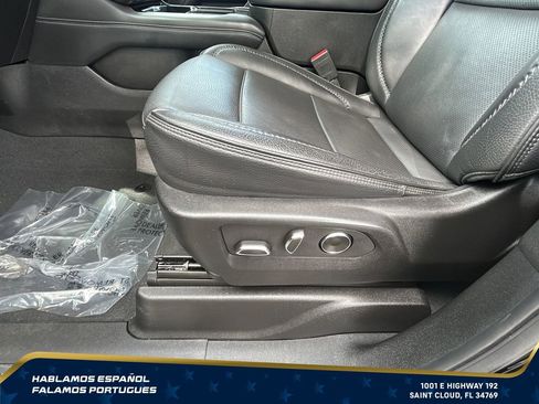 Certified 2025 GMC Yukon XL Denali AWD/4WD image 15