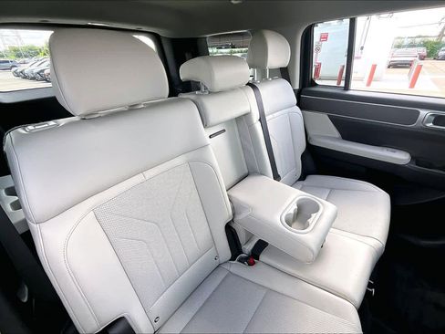 Certified 2024 Hyundai Santa Fe SEL FWD image 18