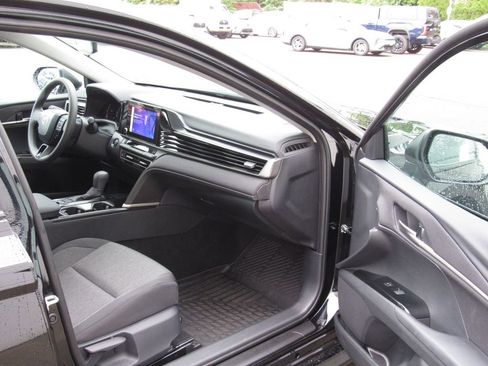 Used 2026 Toyota Camry LE w/ Preferred Package 2 (TMS) FWD image 17