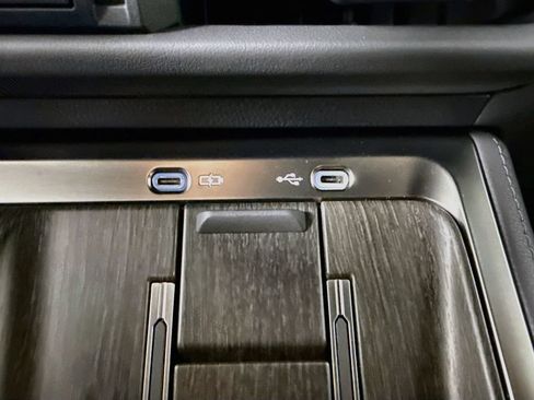 Used 2024 Lexus GX 550 w/ Accessory Package (Z1) AWD/4WD image 18