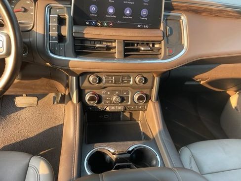 Used 2021 Chevrolet Suburban LT RWD image 25