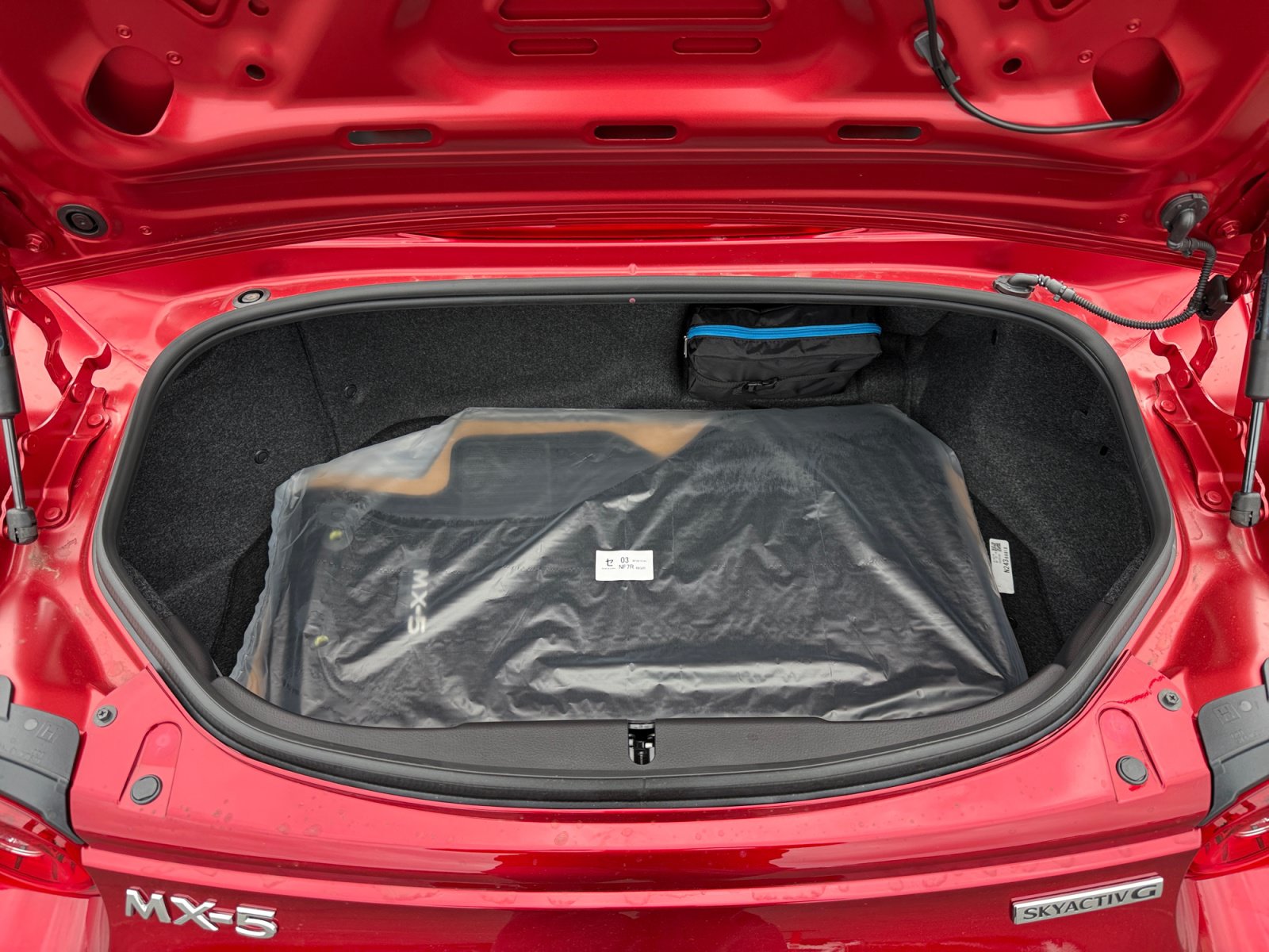New 2026 MAZDA MX-5 Miata Club w/ Interior Package RWD image 17