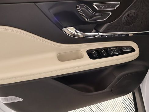 New 2026 Lincoln Corsair Premiere image 16