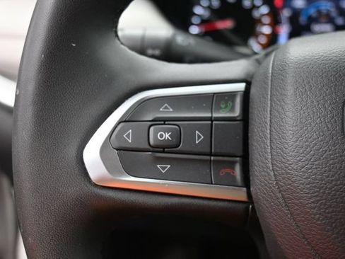Used 2025 Jeep Compass Limited AWD/4WD image 18
