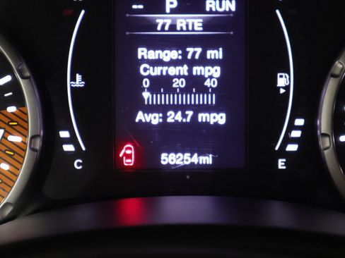 Used 2023 Jeep Renegade Latitude AWD/4WD image 38