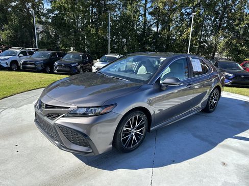 Certified 2024 Toyota Camry SE image 5