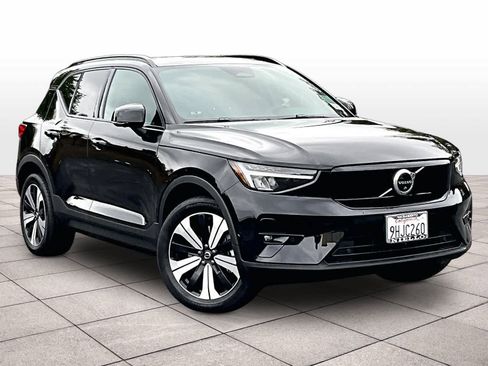 Used 2023 Volvo XC40 Recharge Plus w/ Protection Package Premier image 2