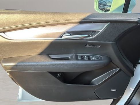 Used 2019 Cadillac XT5 Luxury image 16