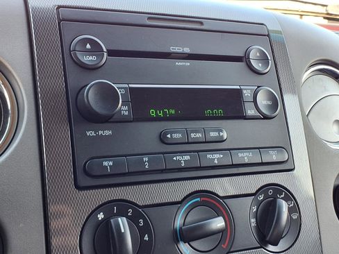 Used 2005 Ford F150 XLT image 9