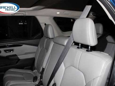 Used 2023 Honda Pilot Touring image 23
