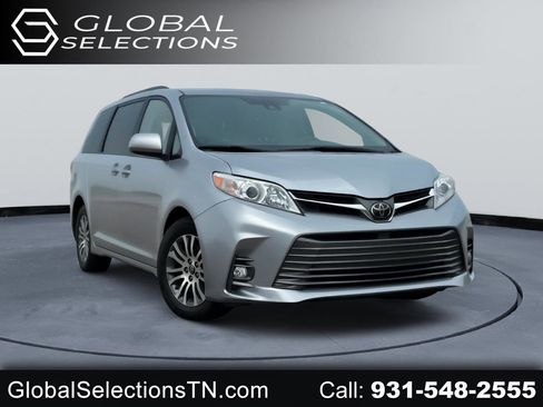 Used 2018 Toyota Sienna XLE FWD image 1