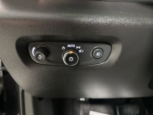 Used 2020 Chevrolet Traverse LT image 15