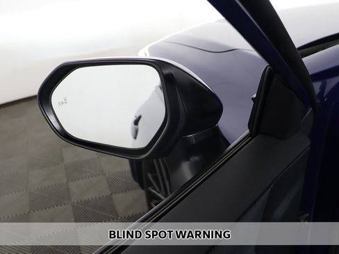 Used 2025 Toyota Camry SE image 4