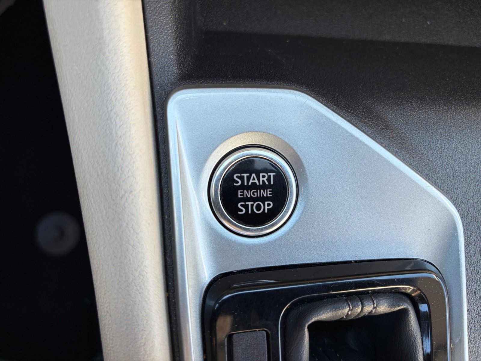 Used 2025 Nissan Altima 2.5 SV FWD image 30