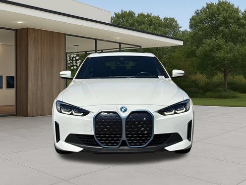 Certified 2023 BMW i4 eDrive40 w/ Premium Package RWD image 4