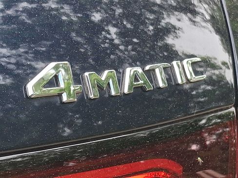 Used 2024 Mercedes-Benz GLC 300 4MATIC image 27