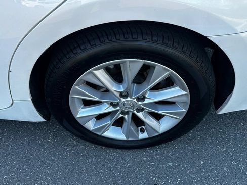 Used 2013 Lexus ES 300h w/ Luxury Pkg FWD image 36