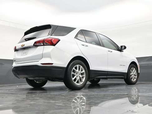 Used 2023 Chevrolet Equinox LS FWD image 24