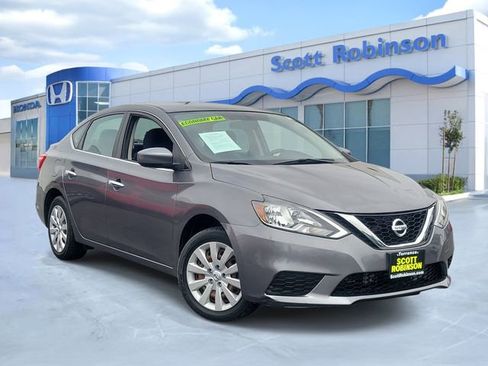 Used 2016 Nissan Sentra SV FWD image 1