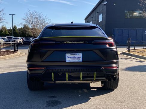 Used 2022 Lamborghini Urus image 16