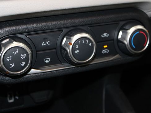 Used 2021 Nissan Versa SV image 24