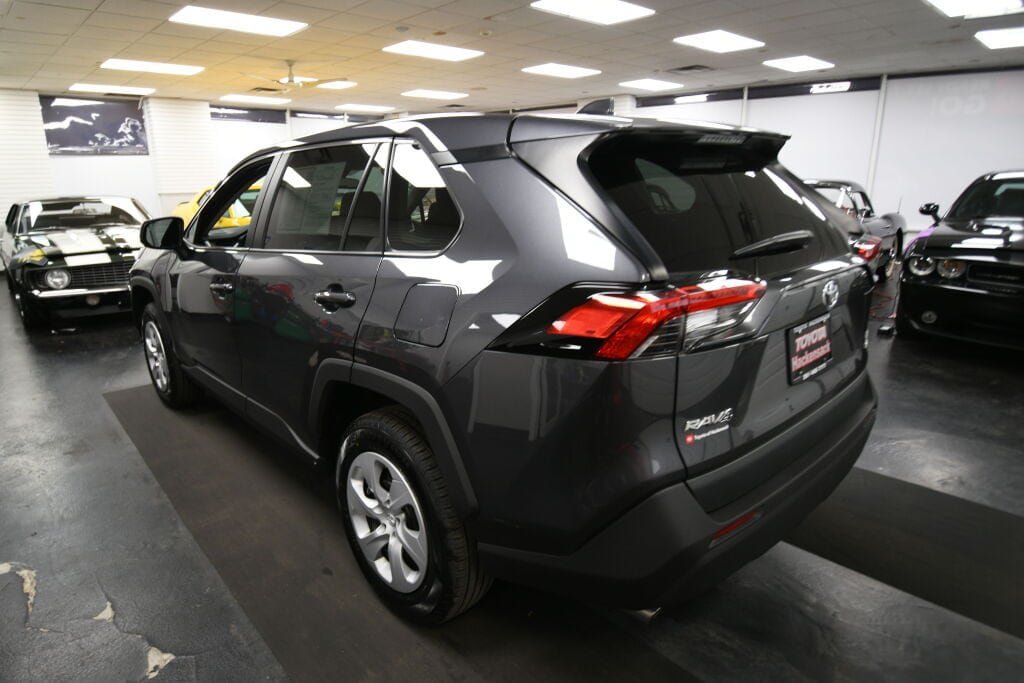 Certified 2025 Toyota RAV4 LE AWD/4WD image 5