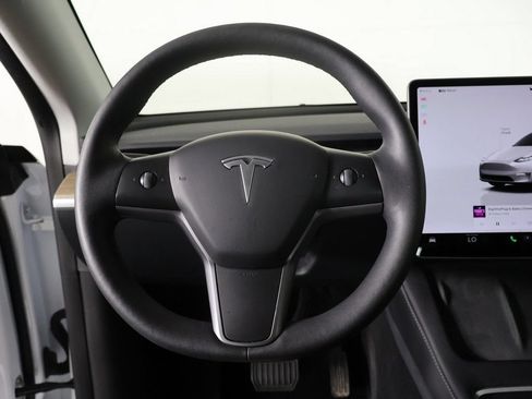 Used 2023 Tesla Model Y Long Range AWD/4WD image 40