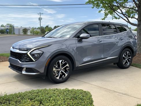 Used 2023 Kia Sportage EX image 5