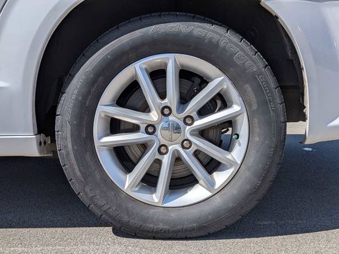 Used 2019 Dodge Grand Caravan SXT FWD image 12