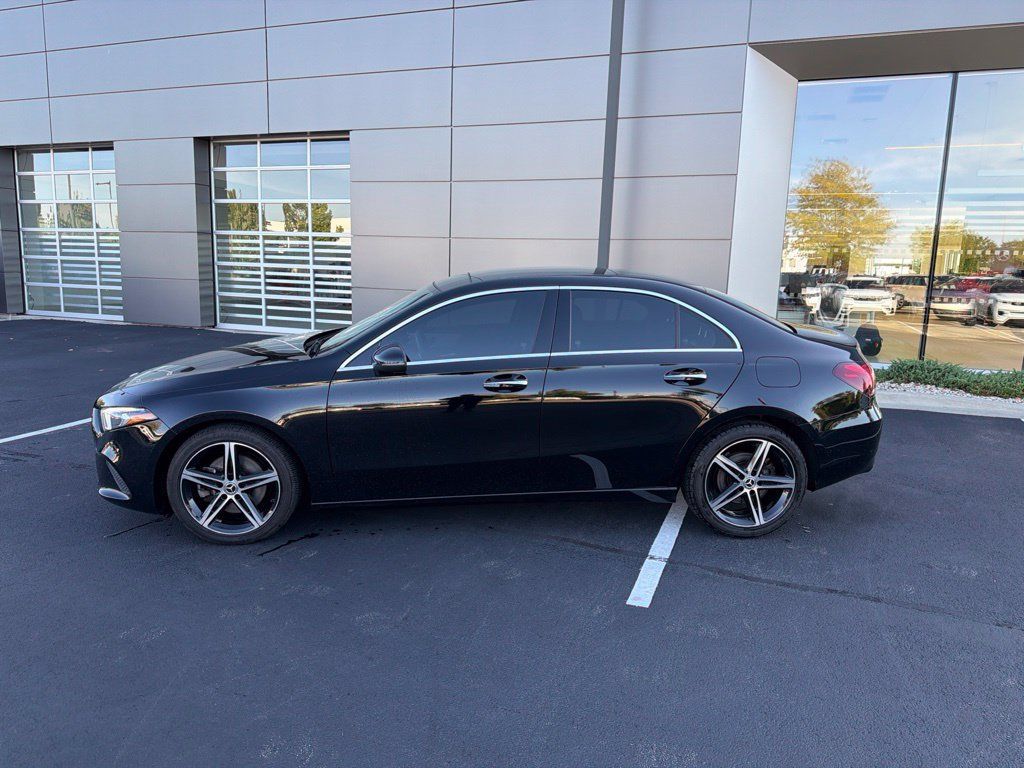Used 2021 Mercedes-Benz A 220 4MATIC image 2