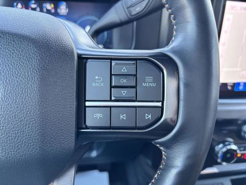 Used 2023 Ford F350 Platinum w/ FX4 Off-Road Package image 39