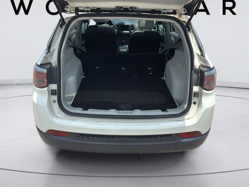 Used 2019 Jeep Compass Latitude FWD image 19