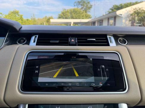 Used 2018 Land Rover Range Rover Sport HSE AWD/4WD image 25