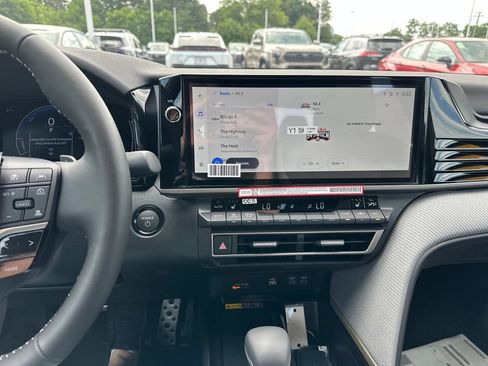 Used 2026 Toyota Camry SE FWD image 22