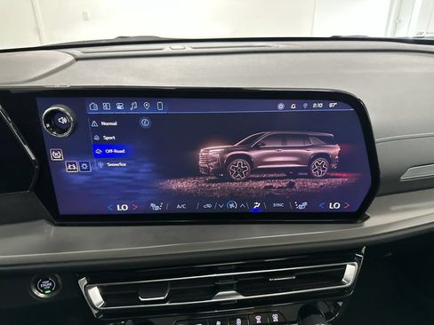 Used 2024 Chevrolet Traverse LT w/ LPO, Floor Liner Package AWD/4WD image 43